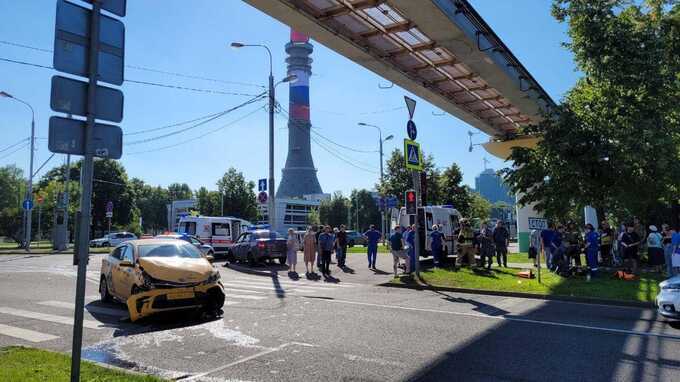 У Останкинской башни авария с автомобилем Росгвардии