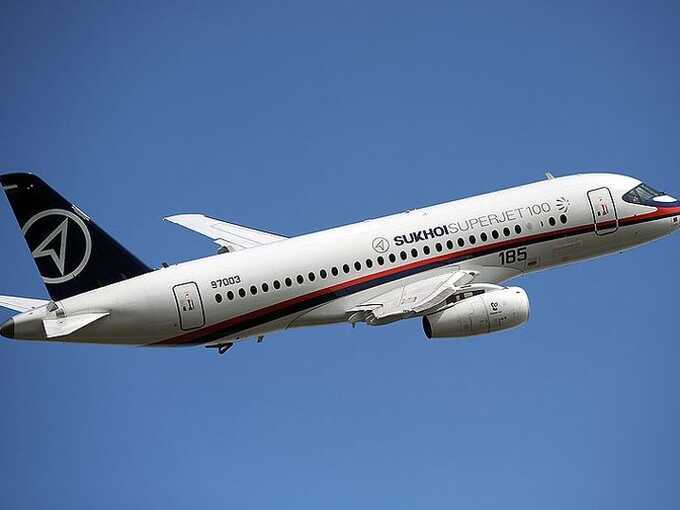 Самолет Sukhoi Superjet 100 «Рэдвингс» экстренно приземлился в Минеральных Водах